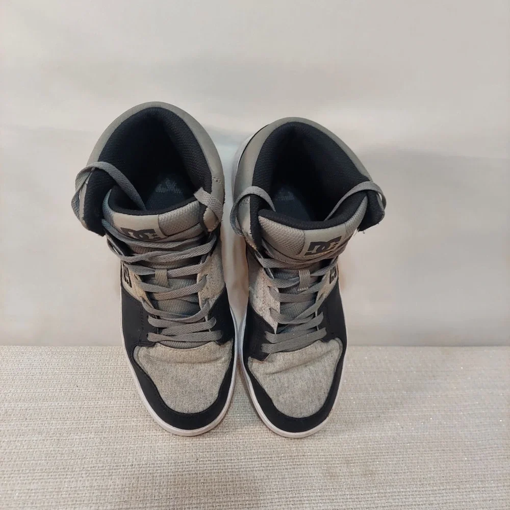 EUC DC Cure Hi Top Mens Skate Shoes Black Grey Mens‎ Size 10